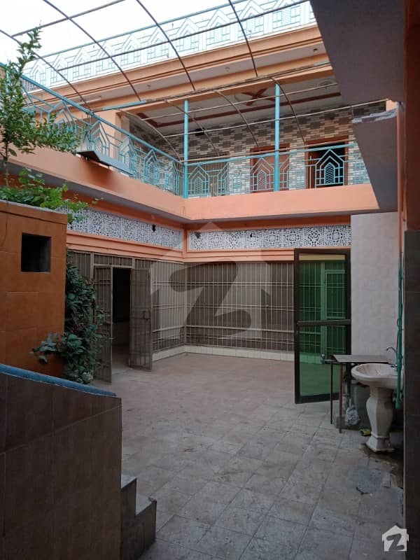 اکبر روڈ ملتان میں 6 کمروں کا 11 مرلہ مکان 1.45 کروڑ میں برائے فروخت۔