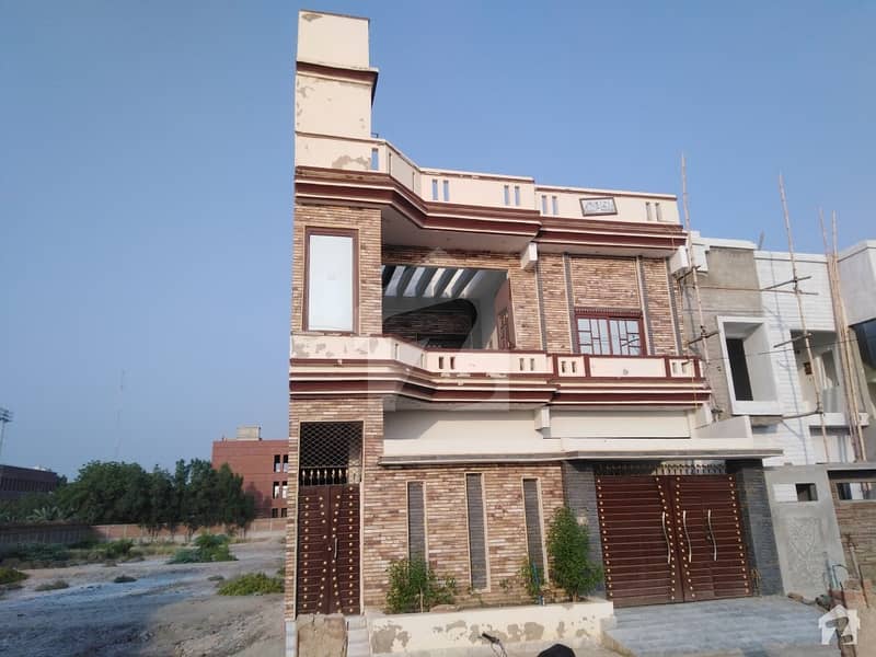 دہلی مسلم ہاؤسنگ سوسائٹی سکھر میں 5 کمروں کا 6 مرلہ مکان 1.5 کروڑ میں برائے فروخت۔