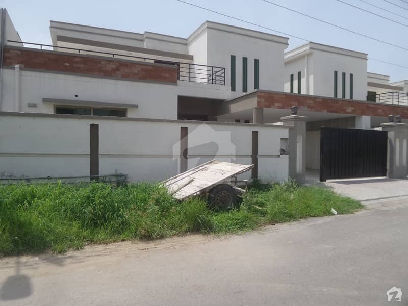 House Is Available In PAF Falcon Complex PAF Falcon Complex, Gulberg