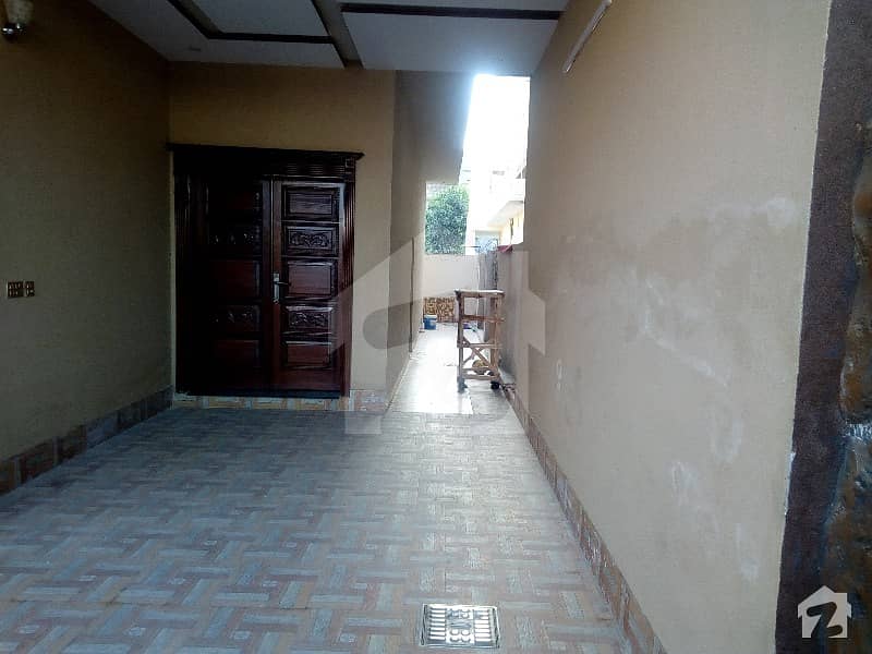 JOHAR TOWN BLOCK E1  NEAT AND CLEAN 5 MARLA FULL HOUSE AVAILABLE FOR RENT