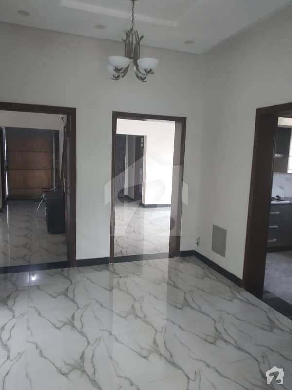 10 MARLA UPPER  PORTION AVAILABLE FOR RENT IN DHA RAHBAR