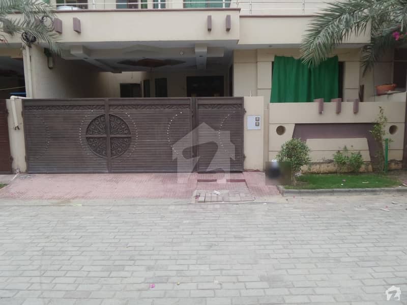رائل پام ولاز اکبر روڈ اوکاڑہ میں 5 کمروں کا 7 مرلہ مکان 1.3 کروڑ میں برائے فروخت۔