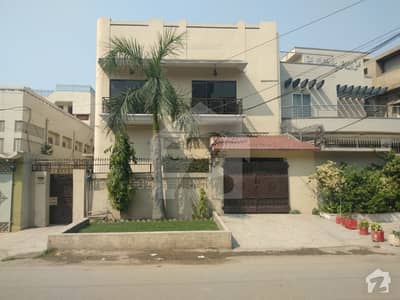 راوی پارک لاہور میں 4 کمروں کا 15 مرلہ مکان 3.95 کروڑ میں برائے فروخت۔