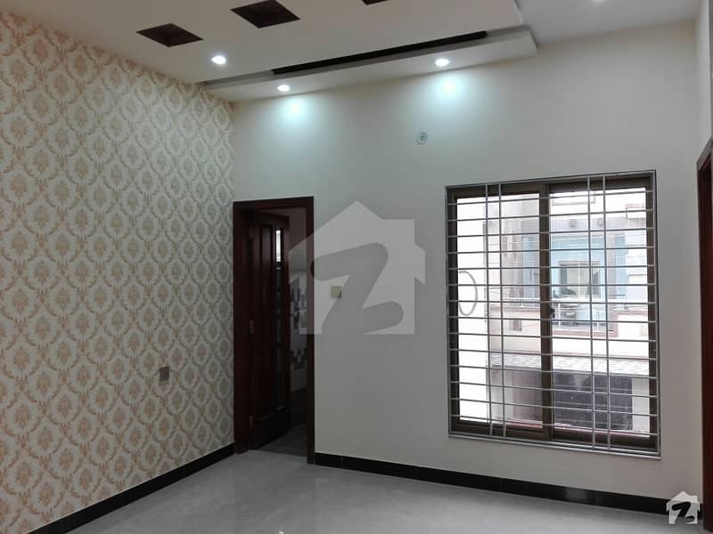 ایڈن ویلی فیصل آباد میں 3 کمروں کا 5 مرلہ مکان 42 ہزار میں کرایہ پر دستیاب ہے۔
