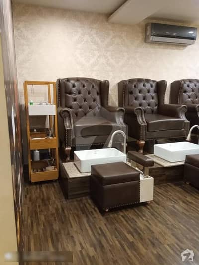 Running Parlor For  Sale In Bukhari Commercial Area