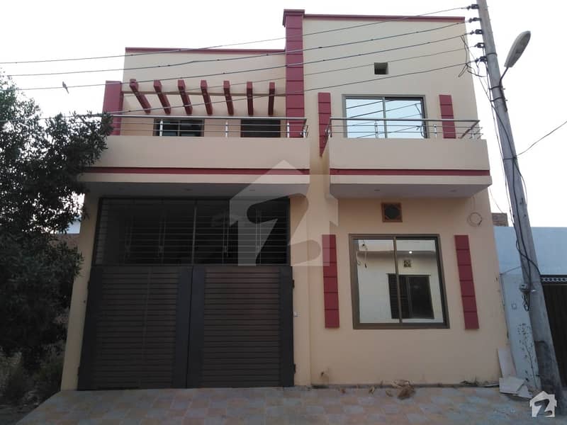 المجید پیراڈایئز رفیع قمر روڈ بہاولپور میں 3 کمروں کا 4 مرلہ مکان 60 لاکھ میں برائے فروخت۔