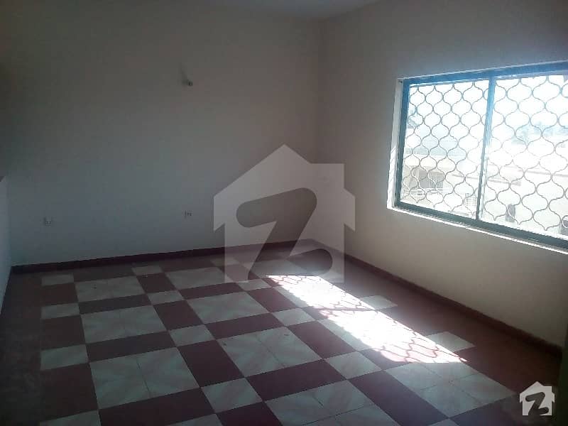 1100 Sq Ft Corner Flat Is Available On Rent In Khadda Market