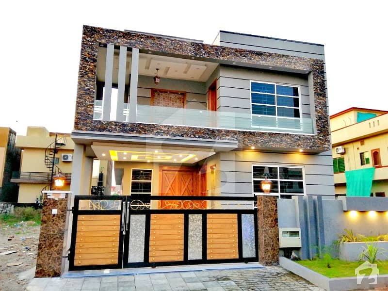 10 Marla Out Class Constructed House In Bahria Town 10 Marla Out Class Constructed House In Bahria Town