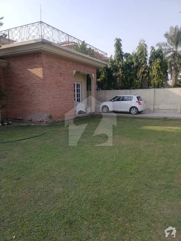 2 Kanal Owner Build Solid Bungalow At Model Town Near To Amana Mall Link Road