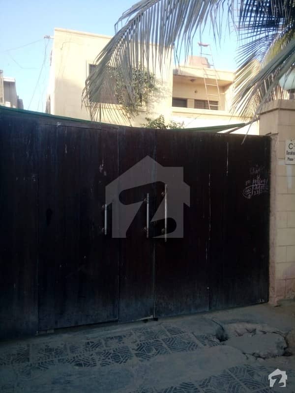 ڈی ایچ اے فیز 6 ڈی ایچ اے کراچی میں 4 کمروں کا 11 مرلہ مکان 1.5 لاکھ میں کرایہ پر دستیاب ہے۔