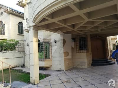 6 Bed Excellent House For Rent In F8
