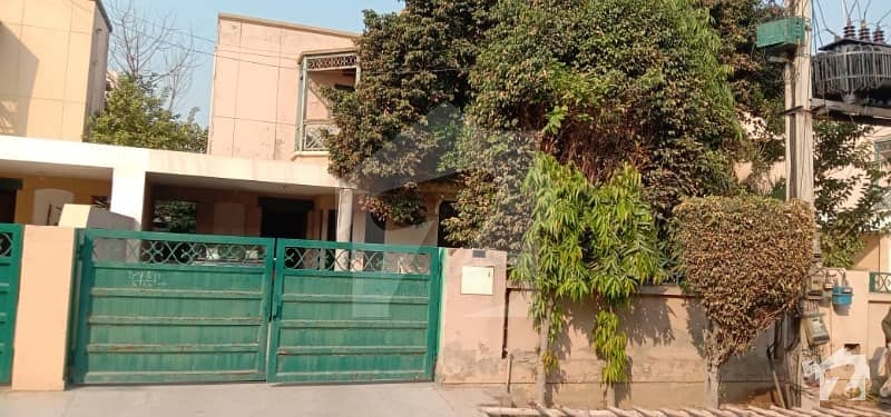 ایڈن کینال ولاز ایڈن لاہور میں 3 کمروں کا 10 مرلہ مکان 55 ہزار میں کرایہ پر دستیاب ہے۔