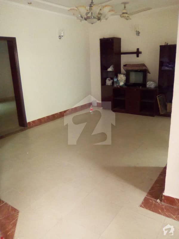 ماڈل ٹاؤن ۔ بلاک کیو ماڈل ٹاؤن لاہور میں 5 کمروں کا 10 مرلہ مکان 2.25 کروڑ میں برائے فروخت۔