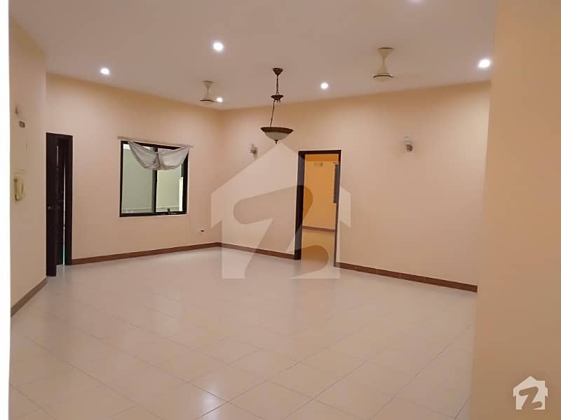 300 Sq Yard Like Brand New Bungalow For Rent