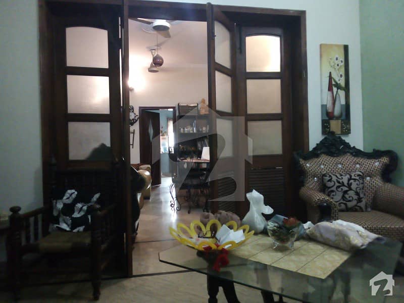ڈی ایچ اے فیز 4 - بلاک ڈبل جے فیز 4 ڈیفنس (ڈی ایچ اے) لاہور میں 4 کمروں کا 7 مرلہ مکان 1.45 کروڑ میں برائے فروخت۔