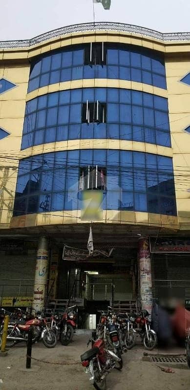 صادق آباد راولپنڈی میں 17 مرلہ عمارت 12 کروڑ میں برائے فروخت۔