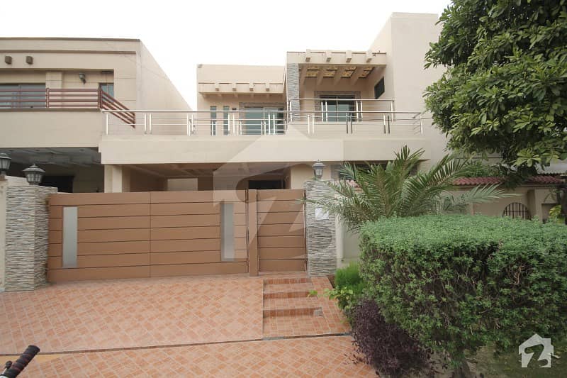 LG Offer Superb 10 Marla Outclass Slightly Used Luxury Bungalow Near To Park For Rent