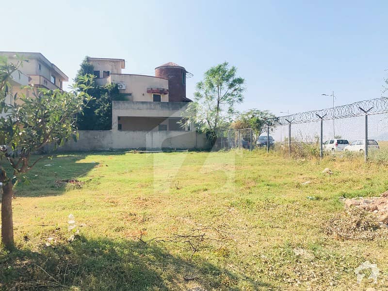 E-11 Multi 550 Sq Yards End Corner Plot Is Available For Sale