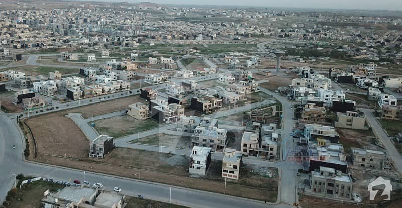 بحریہ ٹاؤن - طلحہ بلاک بحریہ ٹاؤن سیکٹر ای بحریہ ٹاؤن لاہور میں 10 مرلہ رہائشی پلاٹ 62 لاکھ میں برائے فروخت۔