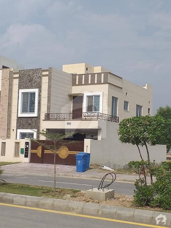 بحریہ آرچرڈ فیز 2 بحریہ آرچرڈ لاہور میں 5 کمروں کا 90 کنال مکان 1.35 کروڑ میں برائے فروخت۔