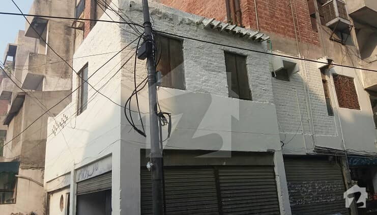 ماڈل ٹاؤن ۔ بلاک کیو ماڈل ٹاؤن لاہور میں 3 کمروں کا 2 مرلہ فلیٹ 23 لاکھ میں برائے فروخت۔