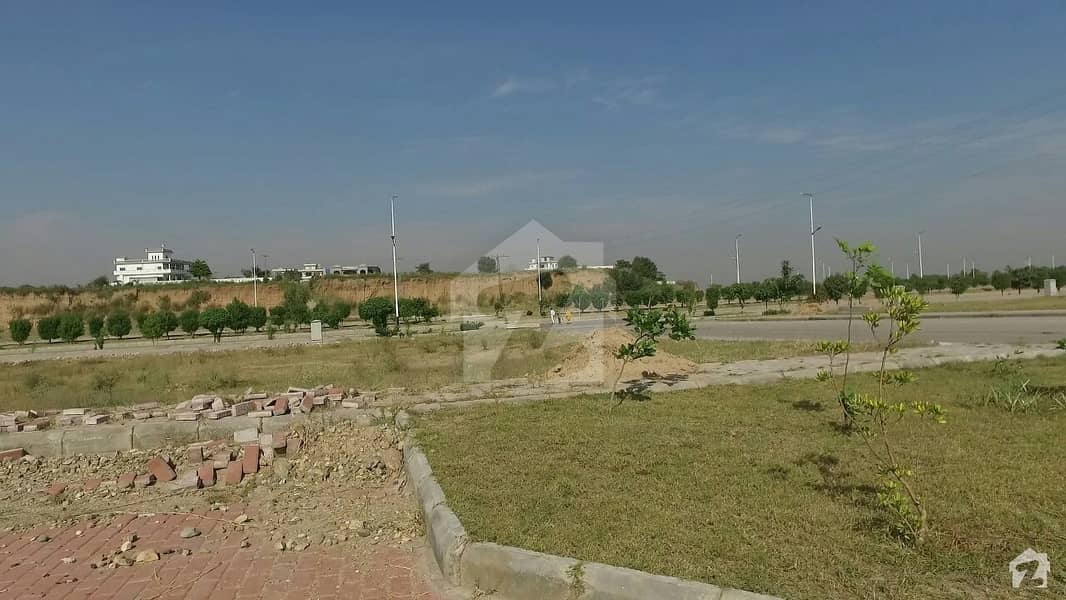 Dha Expressway Commercial Plot 8 Marla   For Sale