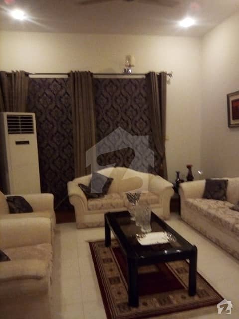 ڈی ایچ اے ڈیفینس کراچی میں 3 کمروں کا 4 مرلہ مکان 3 کروڑ میں برائے فروخت۔