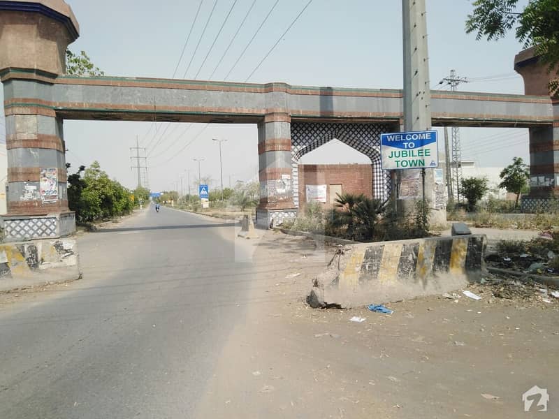جوبلی ٹاؤن ۔ بلاک بی جوبلی ٹاؤن لاہور میں 1 کنال کمرشل پلاٹ 2.75 کروڑ میں برائے فروخت۔ جوبلی ٹاؤن ۔ بلاک بی جوبلی ٹاؤن لاہور میں 1 کنال کمرشل پلاٹ 2.75 کروڑ میں برائے فروخت۔