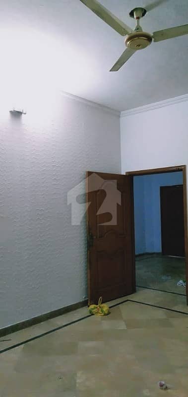 Johar Town Block Q  5 MARLA OUTCLASS LOWER PORTION AVAILABLE FOR RENT