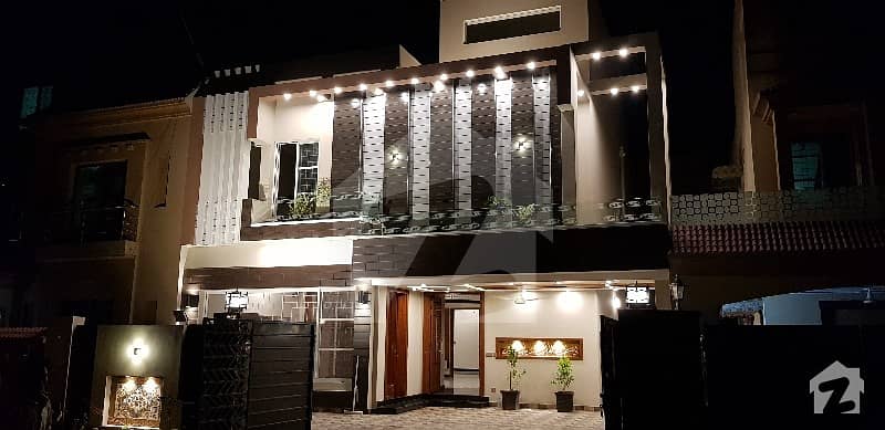 Stylish 10 Marla Vvip House For Sale In Bahria Town Lahore