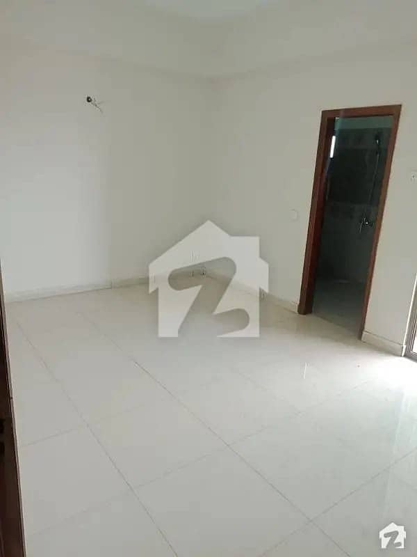 flat for sell 4 bed lounge ground north nazimabad block C