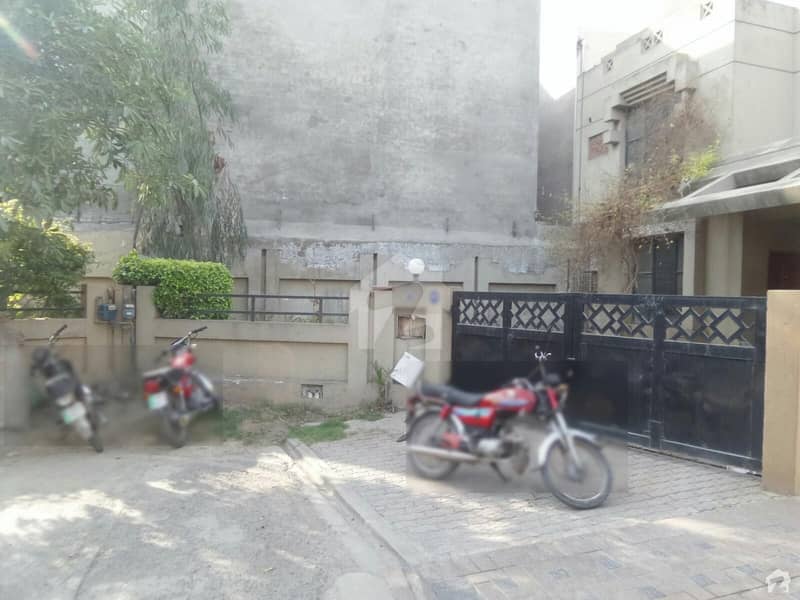 8 Marla House For Sale In Eden Avenue Lahore