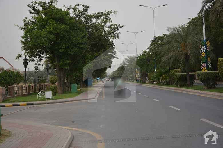 SHOP  3 EXECUTIVE LODGES 25 MARLA FACING PARK COMMERCIAL AVAILABLE FOR SALE IN BAHRIUA TOWN LAHORE