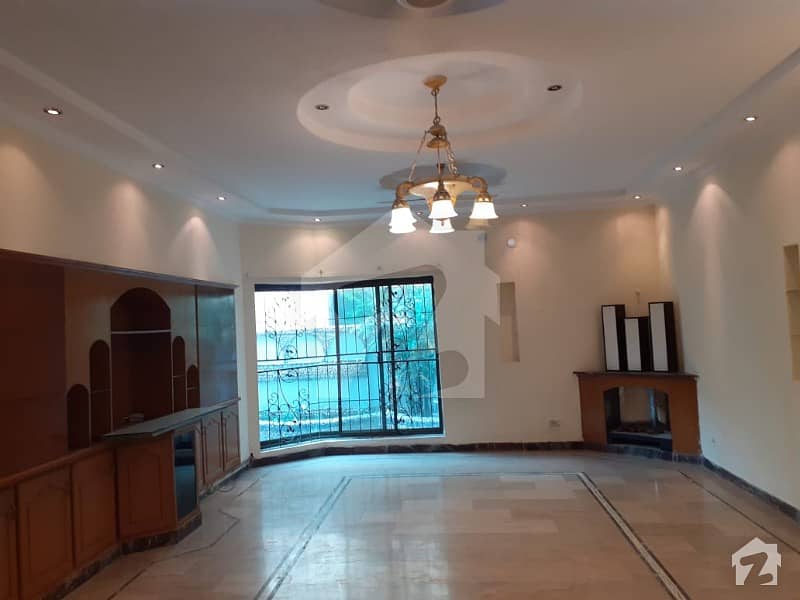 Luxurious 1 Kanal House For Rent In Dha Phase 3 Lahore