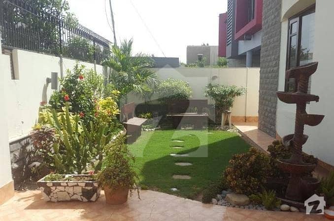 DHA Phase 6 500 Sq Yd Bungalow For Sale