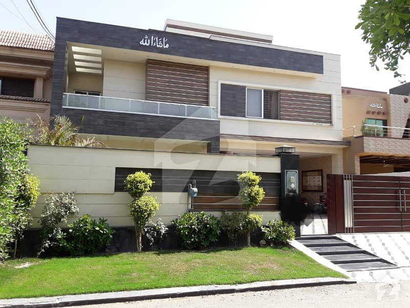 جوہر ٹاؤن فیز 1 - بلاک ایف جوہر ٹاؤن فیز 1 جوہر ٹاؤن لاہور میں 8 کمروں کا 1 کنال مکان 4.65 کروڑ میں برائے فروخت۔