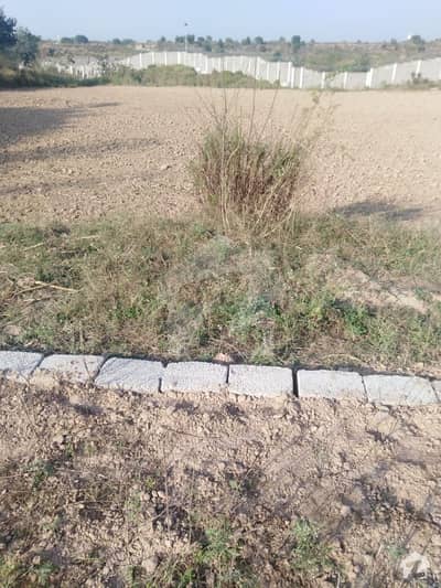 2 kanal land for sale on service road near new islamabad airport