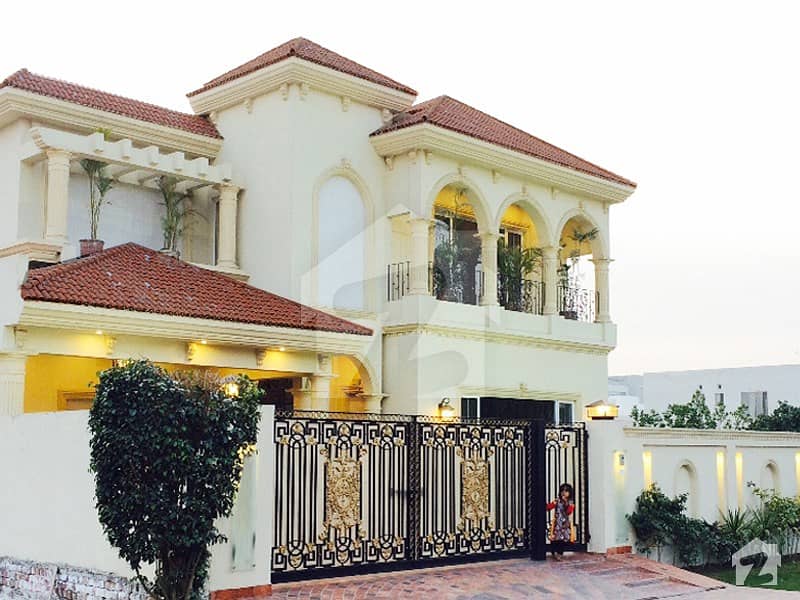 FOCUS ON VALUE NOT PRICE BEAUTIFUL 1 Kanal 5 Beds Cottage Available For Sale In Bahria Town