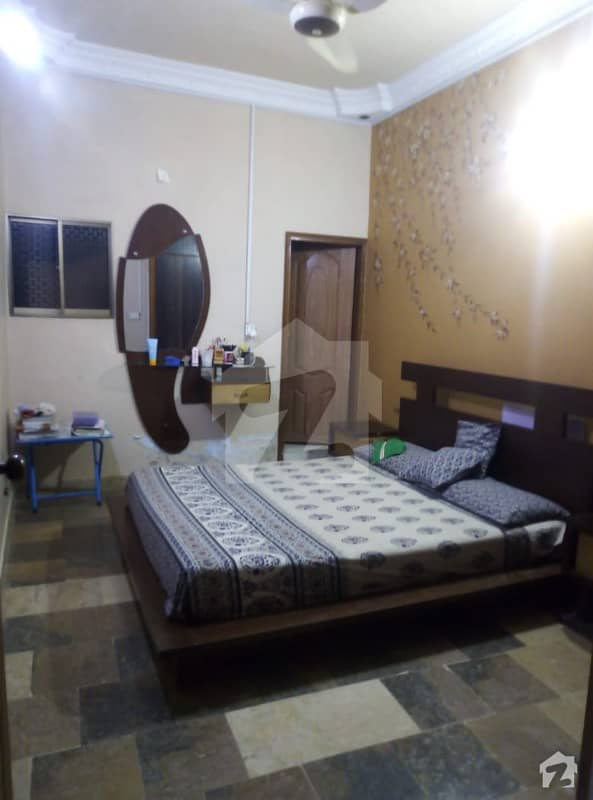 ناظم آباد - بلاک 3 ناظم آباد کراچی میں 6 کمروں کا 10 مرلہ پینٹ ہاؤس 1.4 کروڑ میں برائے فروخت۔