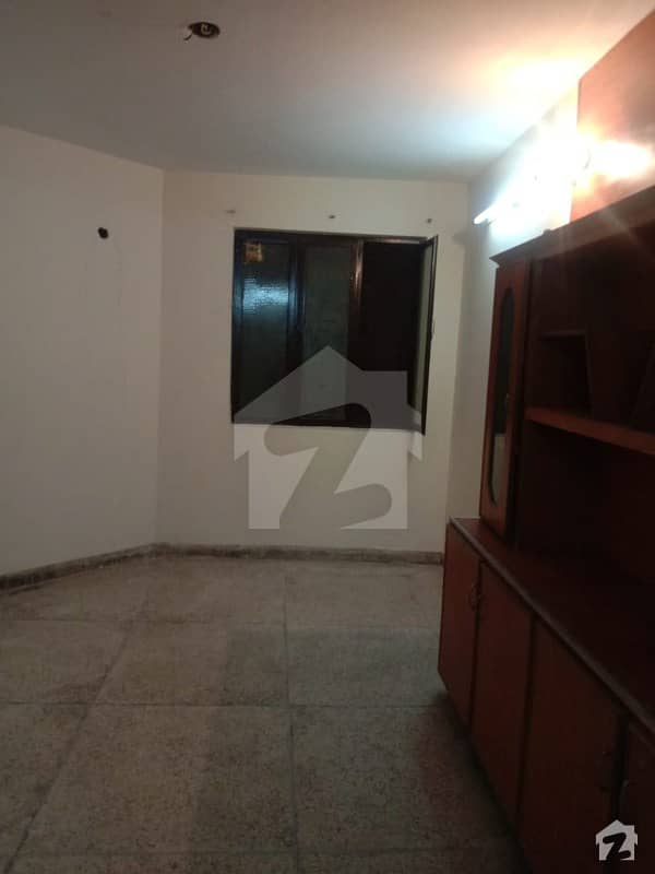 UPPER PORTION AVAILABLE FOR RENT IN MUSTAFA TOWN