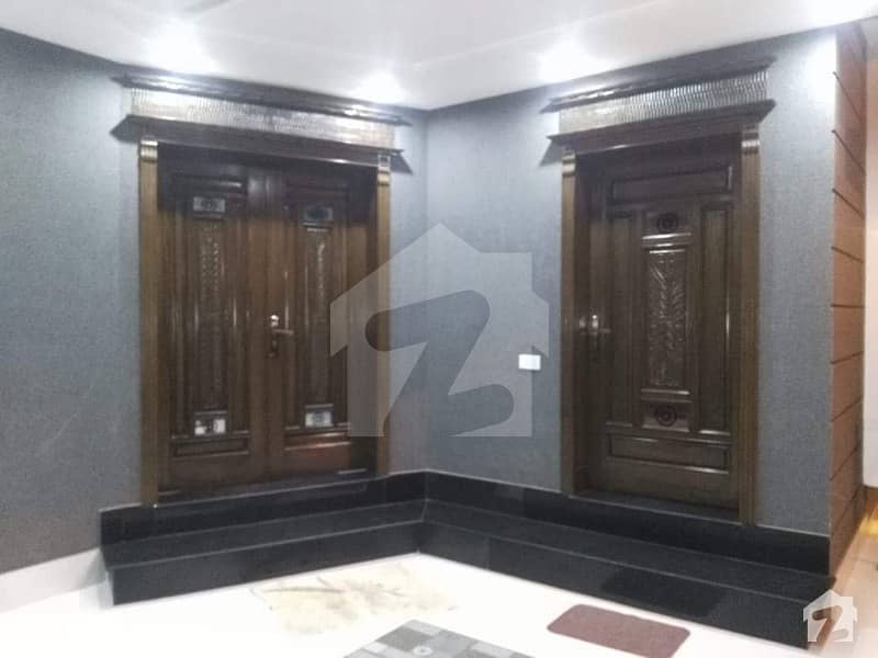Outstanding 10 Marla First Floor Available For Rent In Wapda Town