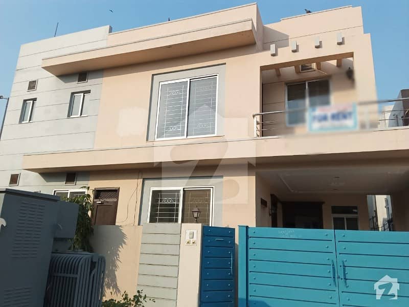Real Pictures Attach 6 Marla Top Class Location Full House For Rent At Phase 5