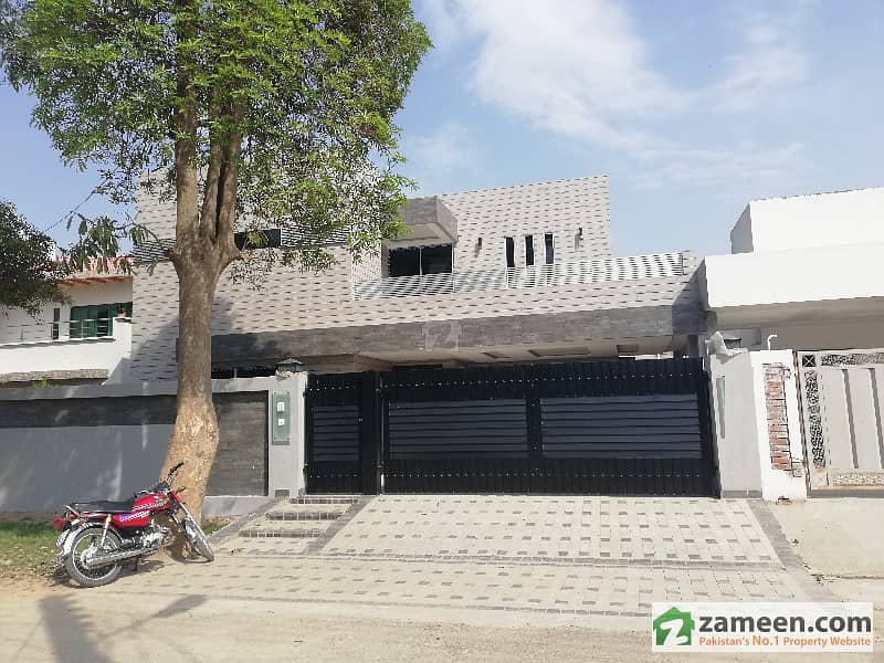 Kanal Bungalow With 6 Bed Double Unit In State Life Near DHA Phase 5