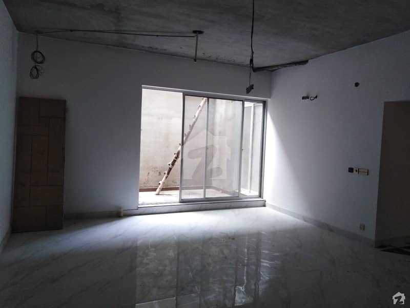 ماڈل ٹاؤن لاہور میں 5 کمروں کا 1 کنال مکان 6.75 کروڑ میں برائے فروخت۔