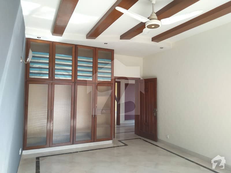 Dha One Kanal Upper Portion Separate  Gate  For Rent In Dha Phase 2