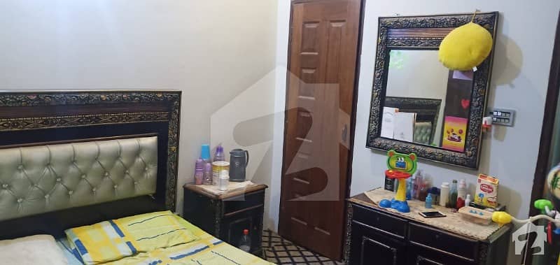 گارڈن ٹاؤن - بابر بلاک گارڈن ٹاؤن لاہور میں 6 کمروں کا 6 مرلہ مکان 1.75 کروڑ میں برائے فروخت۔
