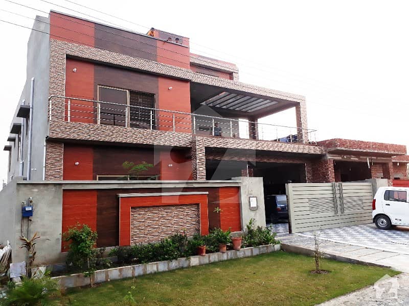 چنار باغ ۔ رچنا بلاک چنار باغ لاہور میں 6 کمروں کا 1 کنال مکان 2.08 کروڑ میں برائے فروخت۔