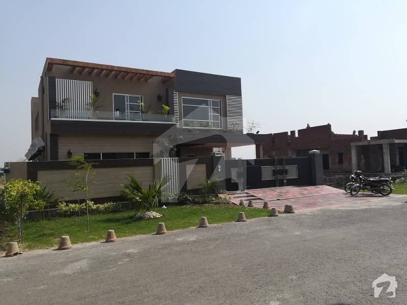 Lahore Pak Properties Offers Elegant Brand New Villa For Sale
