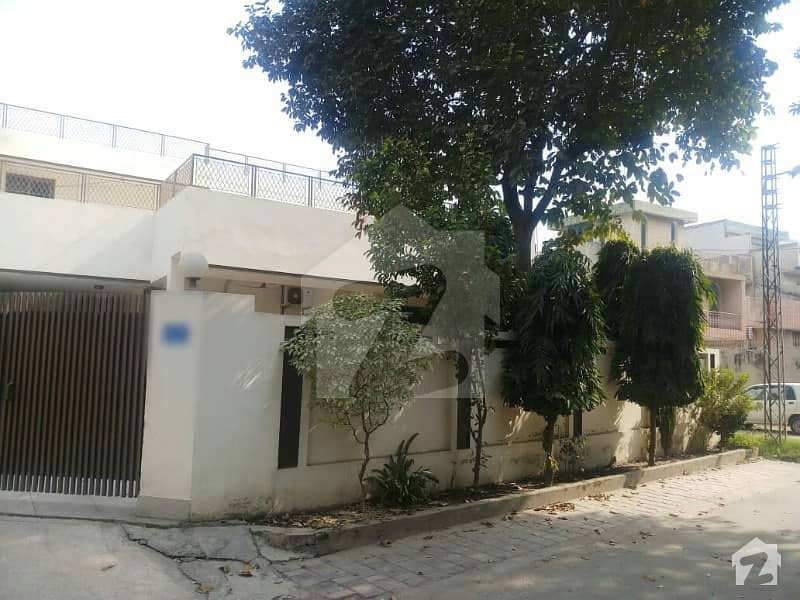 Judicial Phase 1 1 Kanal Corner House Available For Sale Judicial