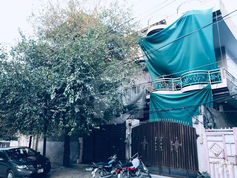 سمن آباد ۔ بلاک این سمن آباد لاہور میں 5 کمروں کا 9 مرلہ مکان 2.25 کروڑ میں برائے فروخت۔